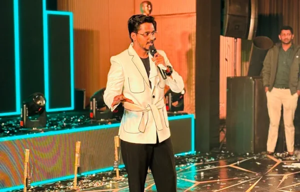 Anchor Satish Talekar