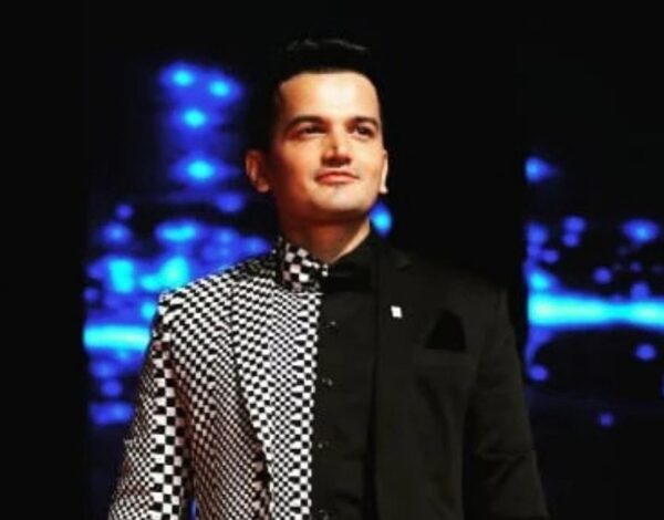 Anchor/Host Listing Category Anchor Girish Sharma baratigharati.com - Barati Gharati