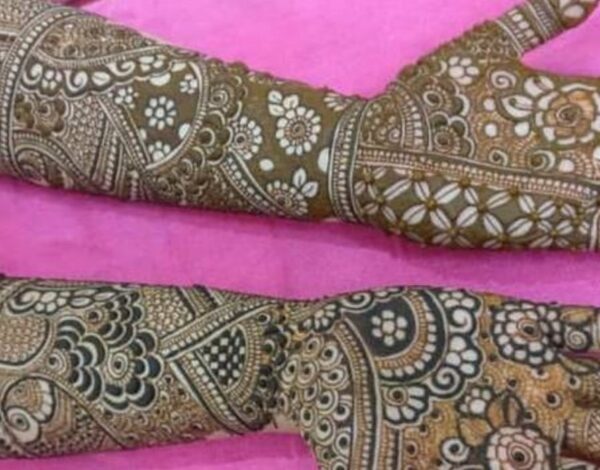 Hayat mehendi designer