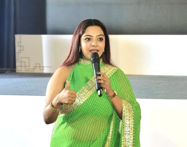 Anchor Drashti Vajar