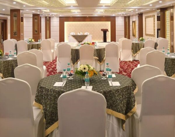 10 Park Street Hotel & Banquets