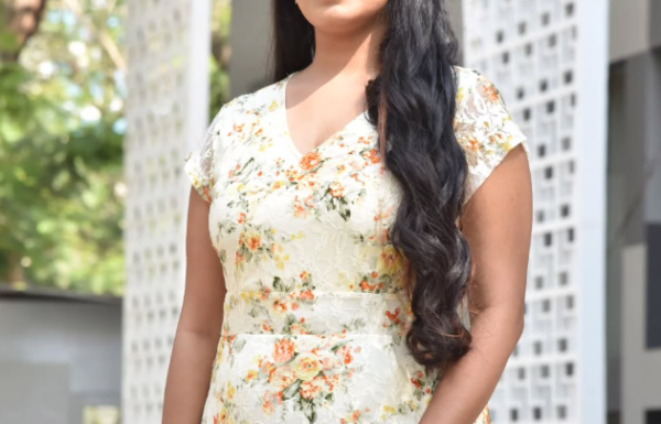 Anchor Drashti Vajar