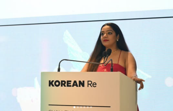 Anchor Drashti Vajar