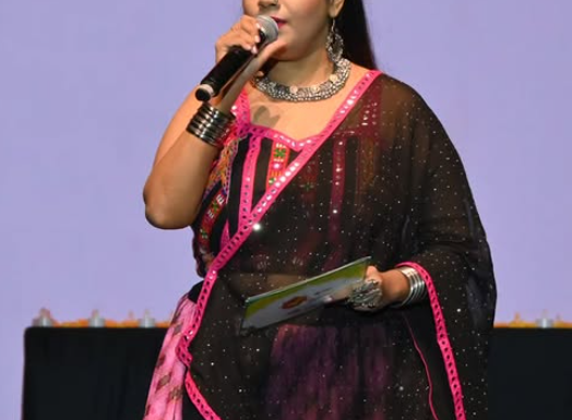 Anchor Drashti Vajar