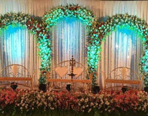 Standing Ovation Balloon and Floral Decorators