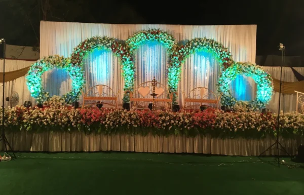 Standing Ovation Balloon and Floral Decorators